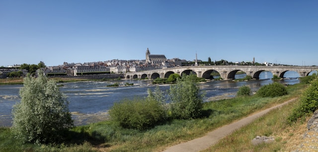 Boucle des Châteaux et méandres de la Loire